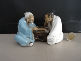 Mudman beeldje - Chinees- 2 schakende mannen - VERKOCHT