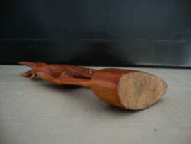 Houten beeldje steenbok - VERKOCHT