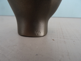 Beeldje baby op hand - abstract - Parastone - VERKOCHT