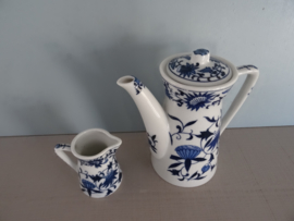 Theekannetje met melkkannetje - VERKOCHT