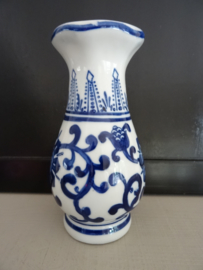 Vaasje blauw/wit - VERKOCHT