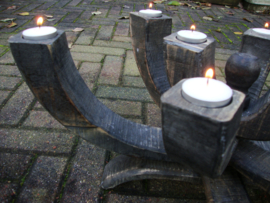 Grote houten kandelaar - draaibaar - robuust - vergrijsd - VERKOCHT