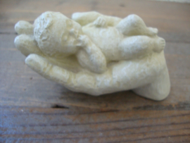 Beeldje baby op hand - Parastone - wit - VERKOCHT