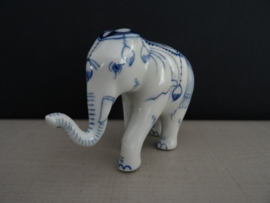 Beeldje olifant - blauw/wit - VERKOCHT