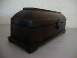 Houten kistje - pennendoos - VERKOCHT