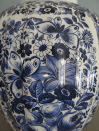 Dekselpot - vaas - blauw/wit - Italiaans - vlinders en bloem - VERKOCHT