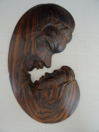 Hout snijwerk - moeder met kind - wanddecoratie - VERKOCHT