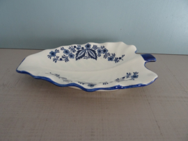 Schaaltje Delfts blauw - in de vorm van een blad - VERKOCHT