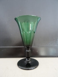 Antiek glas - groen - VERKOCHT