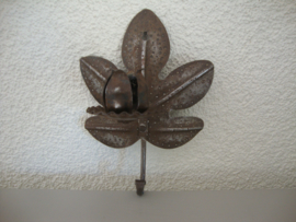 Blikken wand kandelaar in bladvorm - roestige look - VERKOCHT