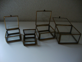 Vitrine bakjes - VERKOCHT
