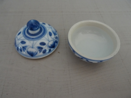 Klein dekselpotje blauw'/wit - VERKOCHT