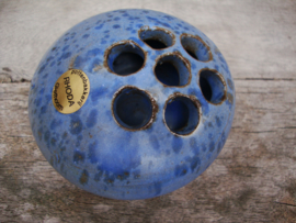 Rozensteker - aardewerk - keramiek -blauw - VERKOCHT