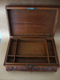 Houten kistje - houtsnijwerk - VERKOCHT