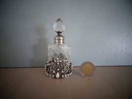 Decoratief parfumflesje in houder - VERKOCHT