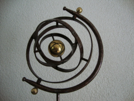 Metalen 'planetenstelsel' - decoratief - VERKOCHT