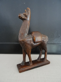 Houten beeldje alpaca - VERKOCHT