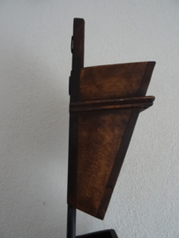 Krantenbak - krantenplank - VERKOCHT