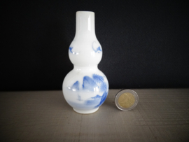 Klein vaasje - Chinees  - blauw wit - VERKOCHT