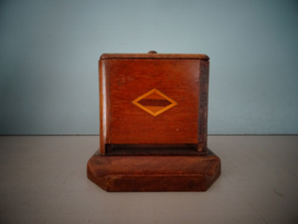 Oud houten doosje