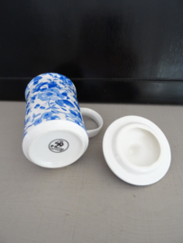 Mok met deksel - blauw/wit - St. George - Fine bone China - VERKOCHT
