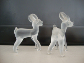 Twee beeldjes hertjes - glas - matglas - VERKOCHT
