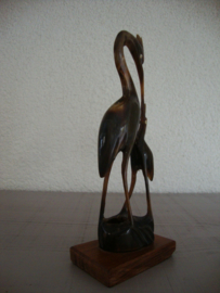 Beeldje kraanvogel met jong - hoorn - VERKOCHT