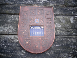 Wapenschild - Jaren 60 - gips of keramiek