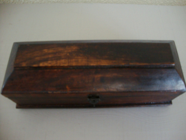 Houten kistje - pennendoos - VERKOCHT