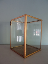 Vitrinebakje - Glazen bakje - metaal - glas - koperkleur- VERKOCHT