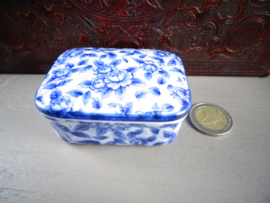 Klein dekseldoosje - blauw/wit - bloemetjes - VERKOCHT