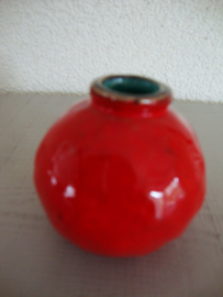Vintage vaasje - rood - VERKOCHT