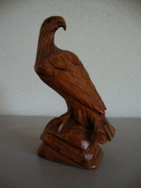 Beeldje houten roofvogel - VERKOCHT