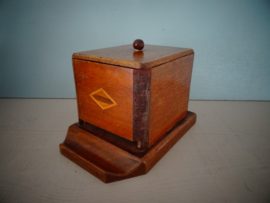Oud houten doosje