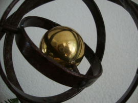 Metalen 'planetenstelsel' - decoratief - VERKOCHT