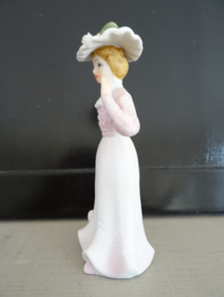 Beeldje vrouw - mat - biscuit porselein - VERKOCHT
