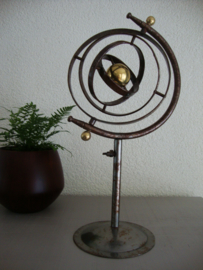 Metalen 'planetenstelsel' - decoratief - VERKOCHT