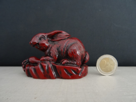 Beeldje konijn - rood - VERKOCHT