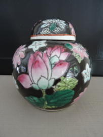Chinese gemberpot - famille noir - VERKOCHT
