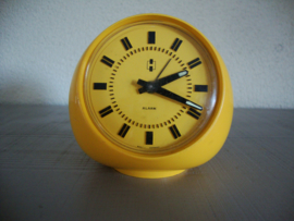Vintage wekker - kunststof geel - W-Germany - VERKOCHT