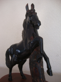 Houten beeld paard - VERKOCHT