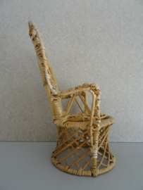 Vintage stoeltje - poppenstoeltje - plantenhouder - rotan - VERKOCHT