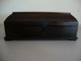 Houten kistje - pennendoos - VERKOCHT