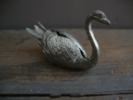 Zwaan met coctailprikkers - brocante - VERKOCHT