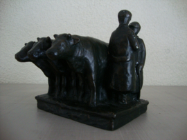 Beeldje Julia van Verschuer - Handelende boeren met koeien - VERKOCHT