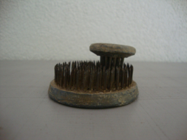 Vintage bloemprikkers - fakirbed - VERKOCHT