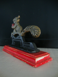 Vintage notenkraker eekhoorn - VERKOCHT