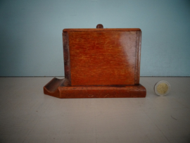 Oud houten doosje