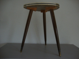 Vintage bijzettafeltje - VERKOCHT