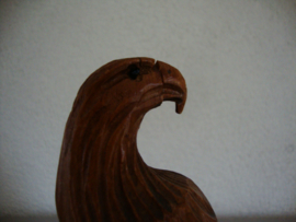 Beeldje houten roofvogel - VERKOCHT